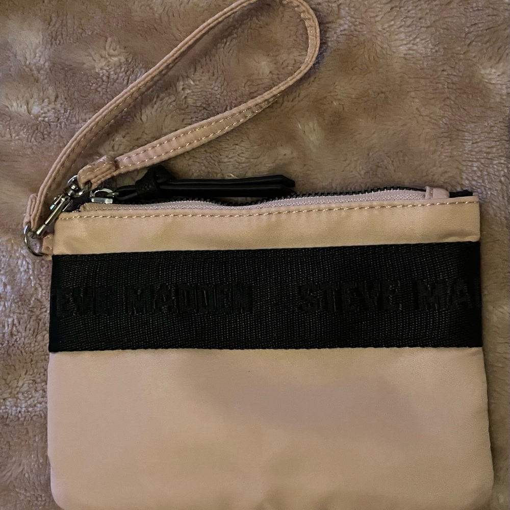 EUC Steve Madden Nylon Wristlet